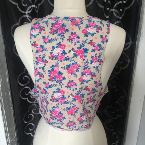 Forever 21 floral crop top size small - Picture 3 of 4
